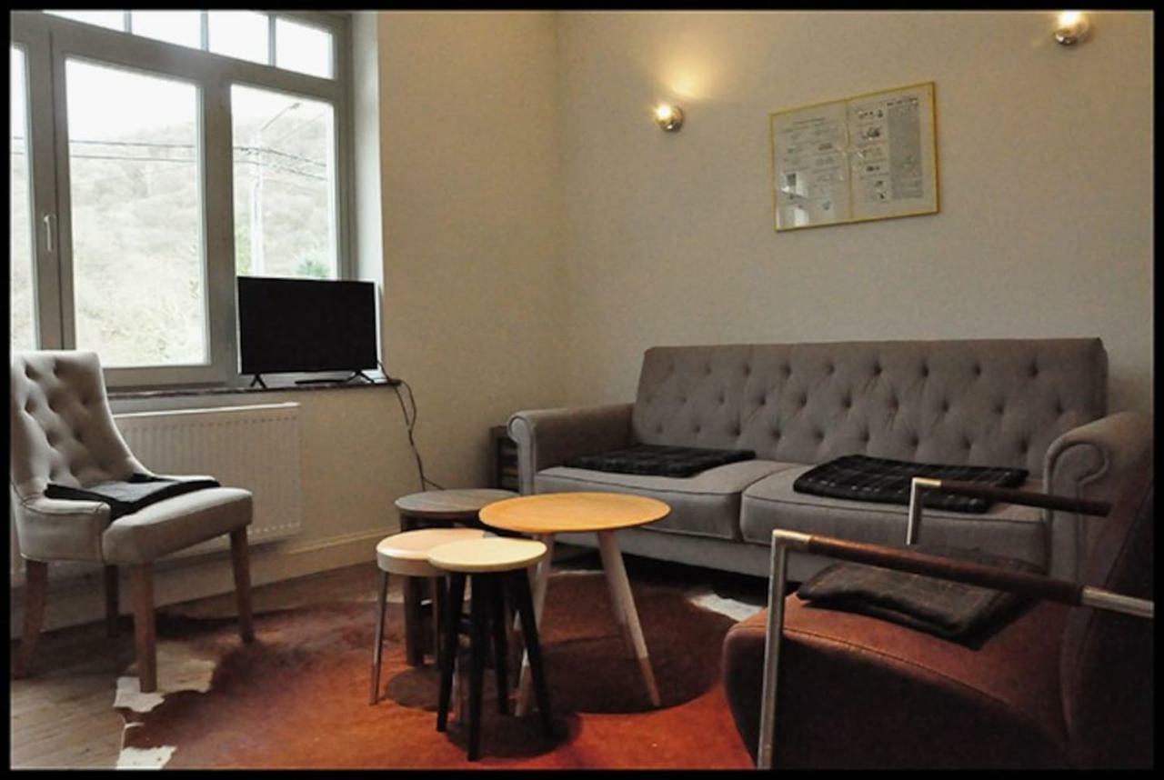 Een Thuis In De Condroz Waulsort Extérieur photo